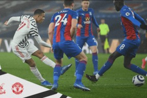 九游娱乐-埃因霍温迎社区盾关键赛，集结日门线救险，悬念犹存，年轻球员得到机会的简单介绍